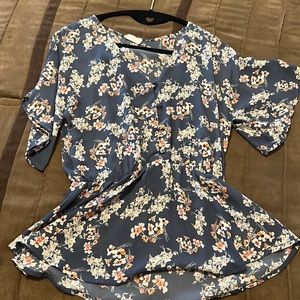 Size s top super cute